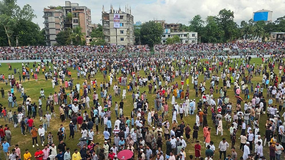 কক্সবাজার স্টেডিয়ামে ভাঙচুর: ছাত্রদল নেতাসহ ৭০০ জনের বিরুদ্ধে মামলা image