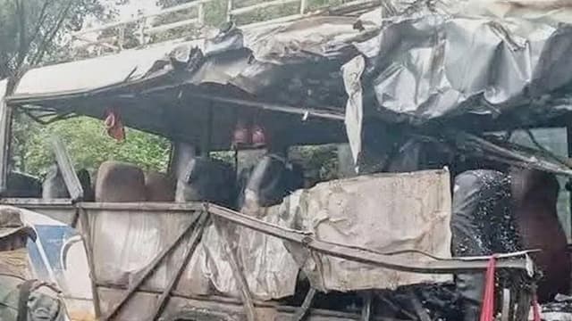 image of নাইজেরিয়ায় বিয়ের বাস নদীতে পড়ে নিহত ১৯